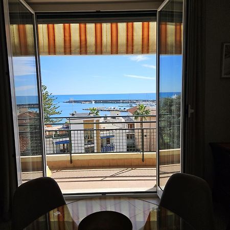 La Baia Nel Porto Apartment Сан Ремо Екстериор снимка