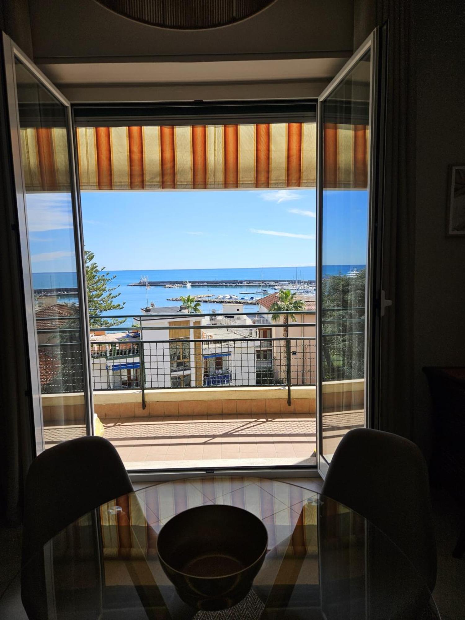 La Baia Nel Porto Apartment Сан Ремо Екстериор снимка